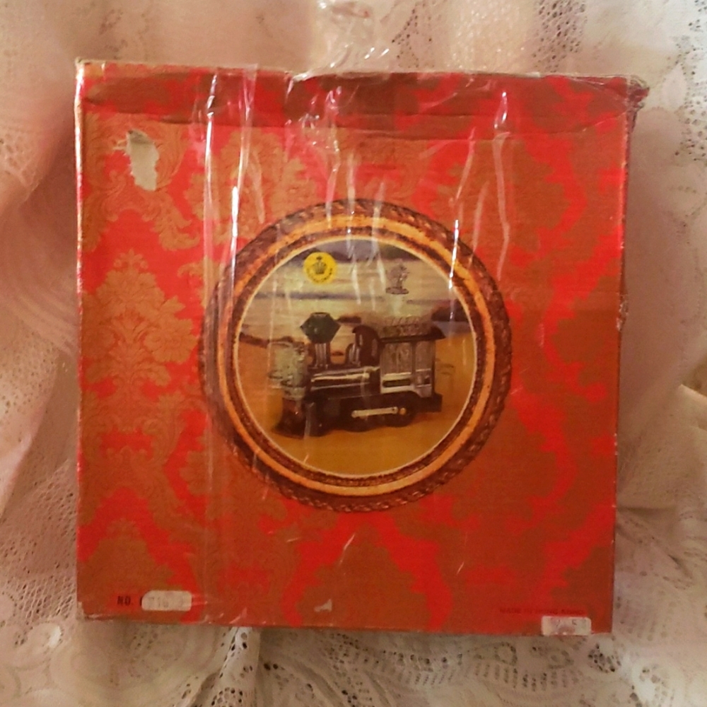 COPY - Train Decanter